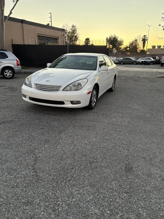 2005 Lexus ES 3rd Gen - Image 4 of 9