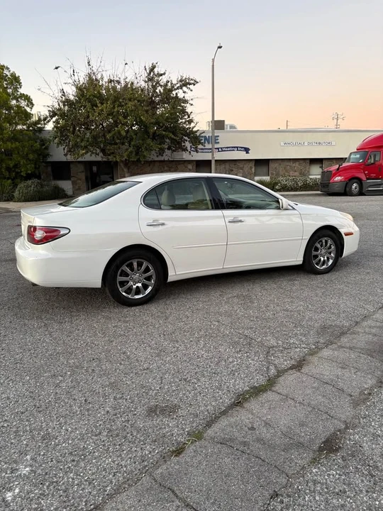 2005 Lexus ES 3rd Gen - Image 3 of 9