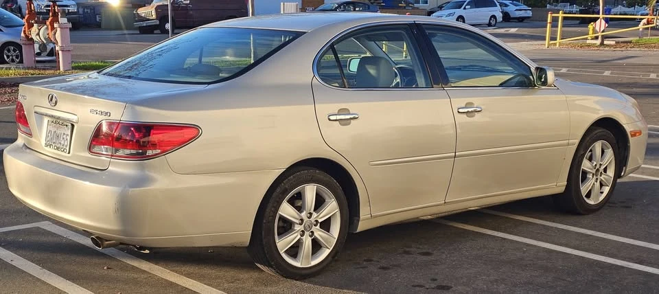 2005 Lexus ES 4th Gen - Image 5 of 9
