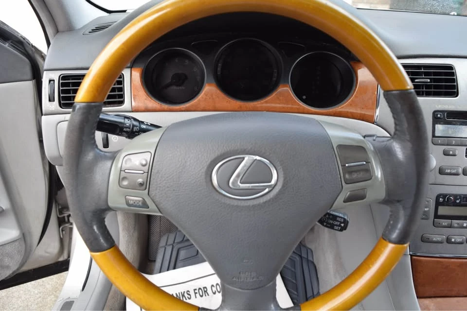 2005 Lexus ES 4th Gen - Image 5 of 17