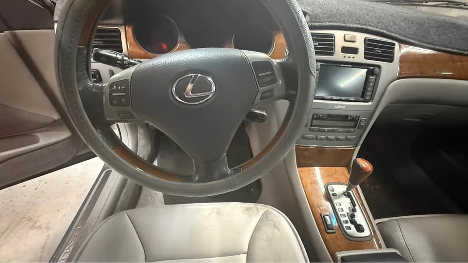 2005 Lexus ES 4th Gen - Image 12 of 13