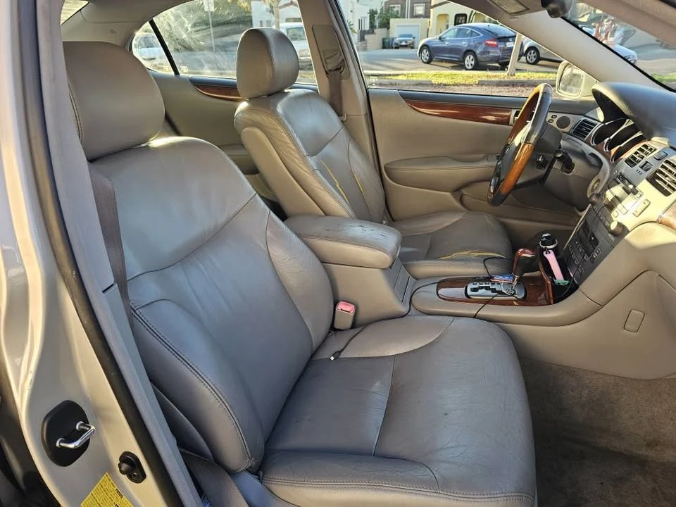 2005 Lexus ES 4th Gen - Image 8 of 9