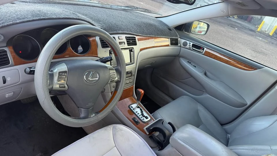 2005 Lexus ES 3rd Gen - Image 8 of 9