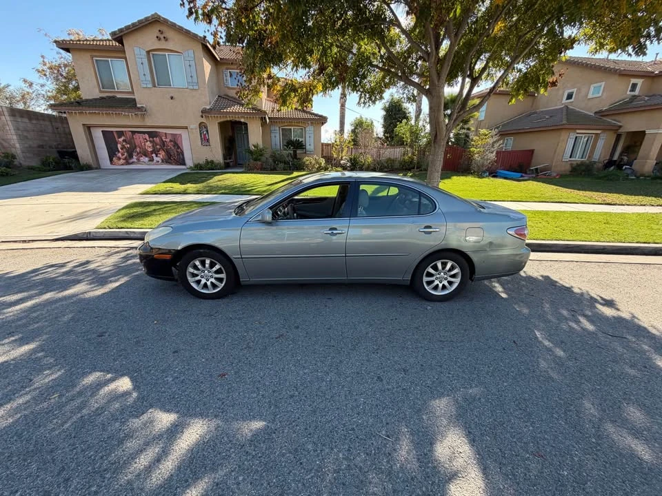 2005 Lexus ES 4th Gen - Image 2 of 6