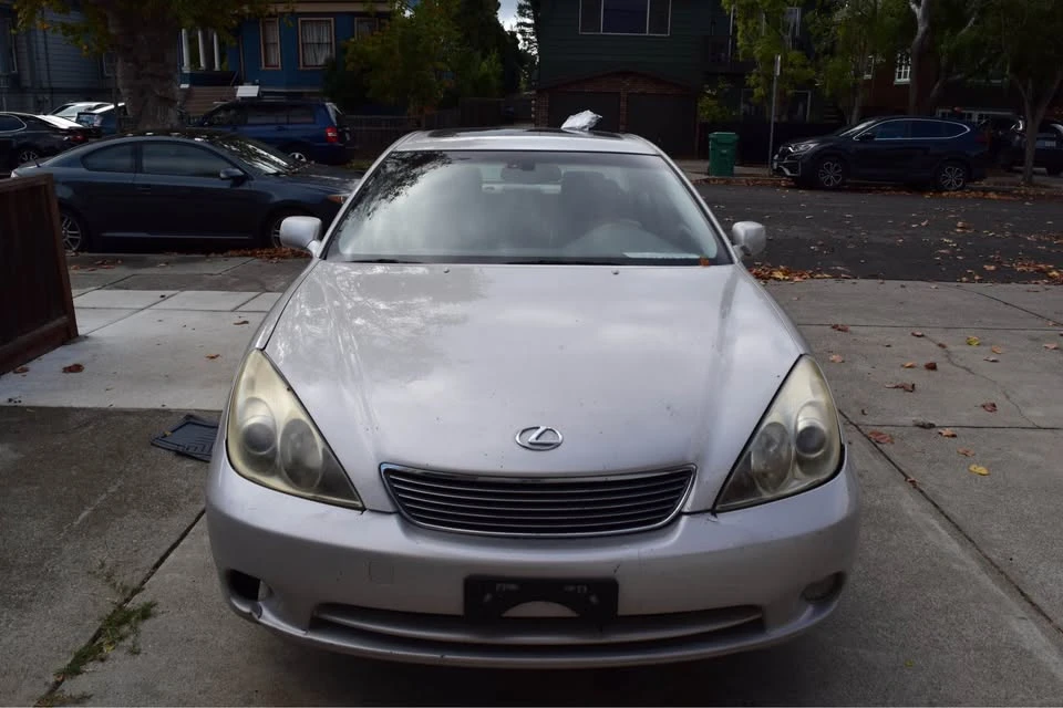 2005 Lexus ES 4th Gen - Image 2 of 17