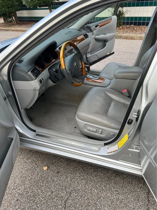 2005 Lexus ES 4th Gen - Image 4 of 12