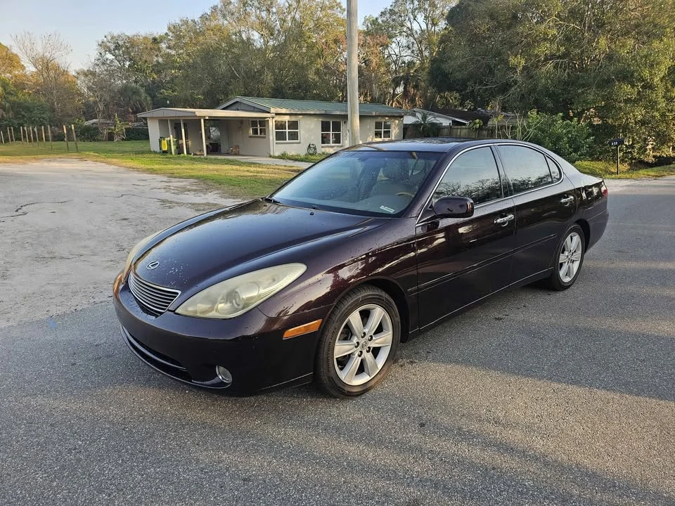 2005 Lexus ES 3rd Gen - Image 3 of 11