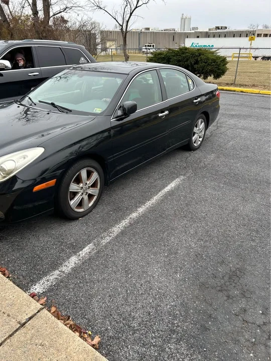 2005 Lexus ES 3rd Gen - Image 3 of 18