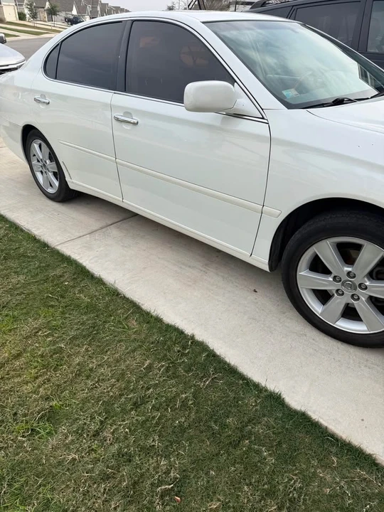 2005 Lexus ES 3rd Gen - Image 3 of 8