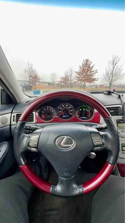 2005 Lexus ES 4th Gen - Image 11 of 13
