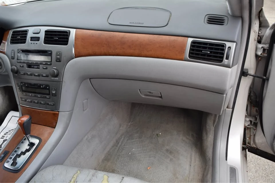 2005 Lexus ES 4th Gen - Image 9 of 17