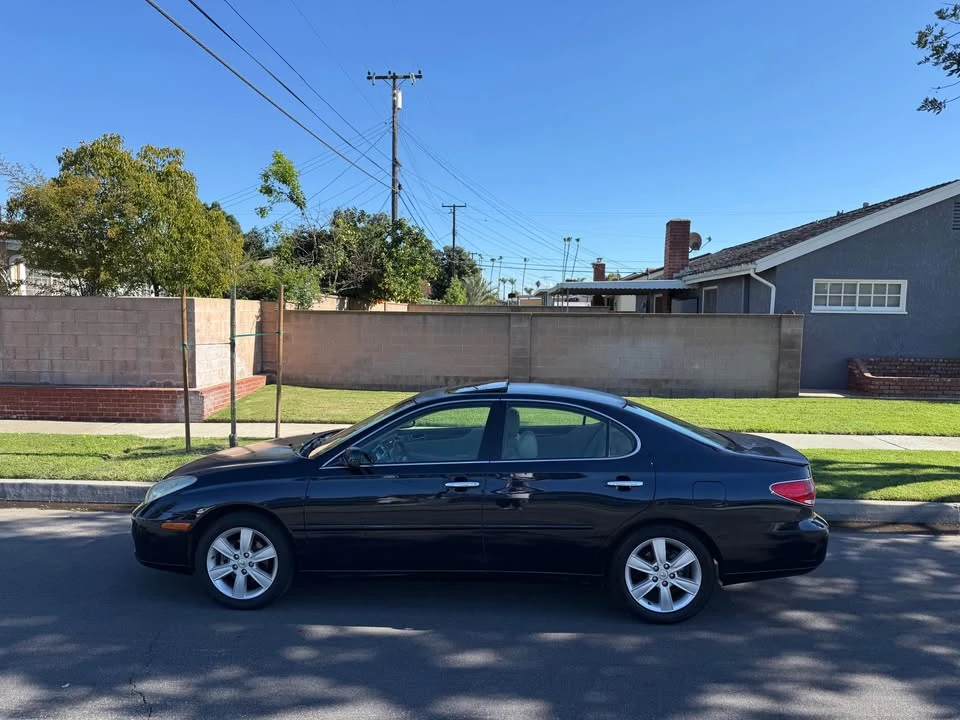 2005 Lexus ES 4th Gen - Image 4 of 20