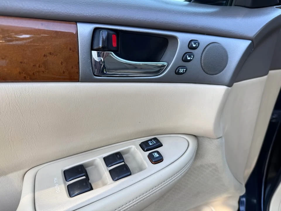 2005 Lexus ES 4th Gen - Image 10 of 20