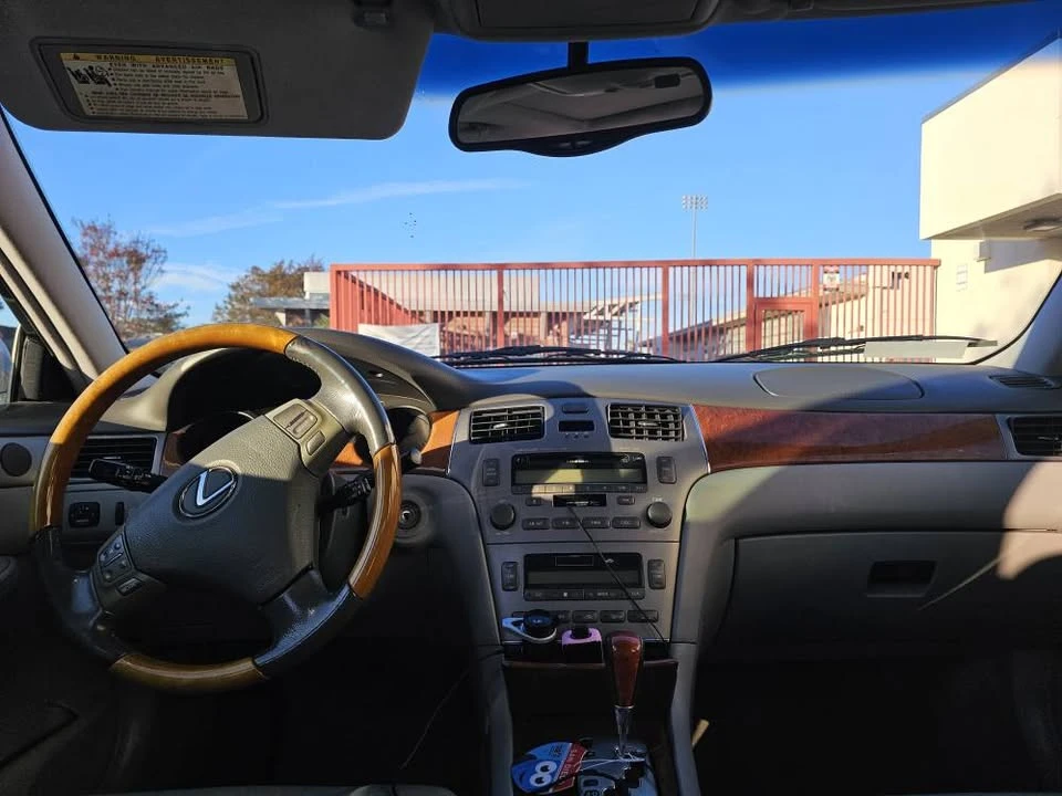 2005 Lexus ES 4th Gen - Image 7 of 9