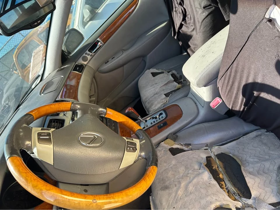 2005 Lexus ES 4th Gen - Image 5 of 10
