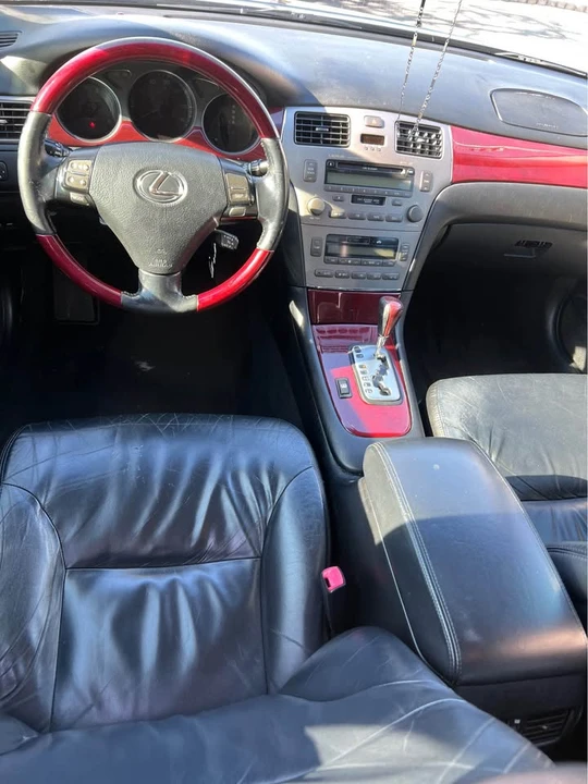 2005 Lexus ES 3rd Gen - Image 9 of 13