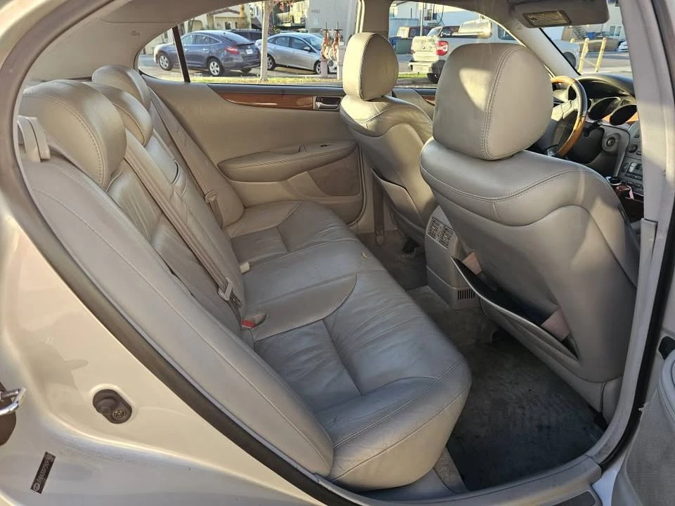 2005 Lexus ES 4th Gen - Image 9 of 9