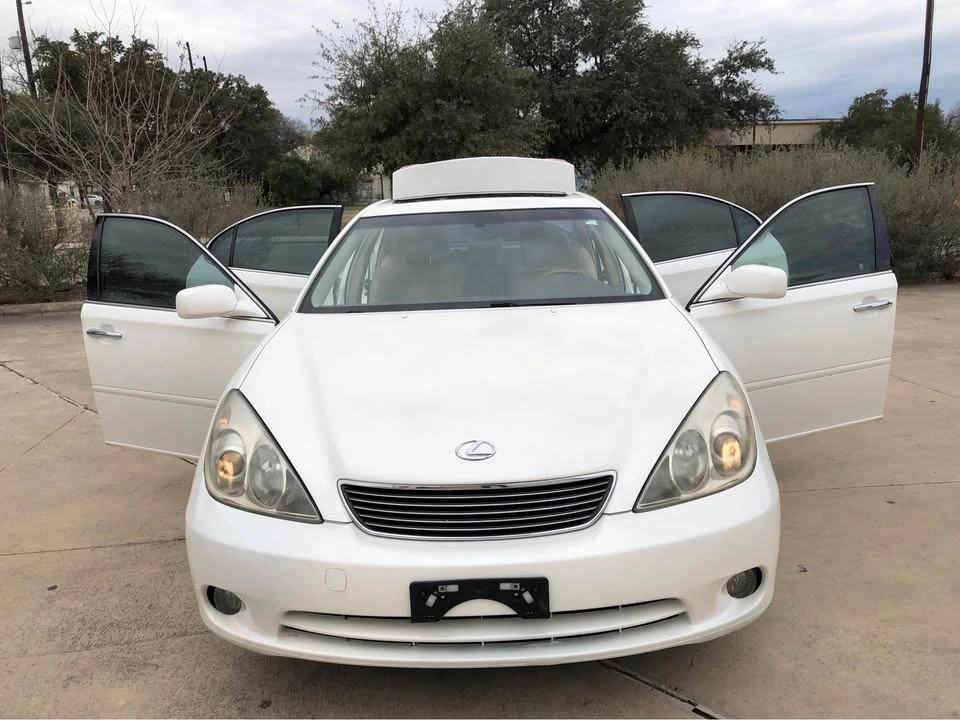2005 Lexus ES 3rd Gen - Image 2 of 20