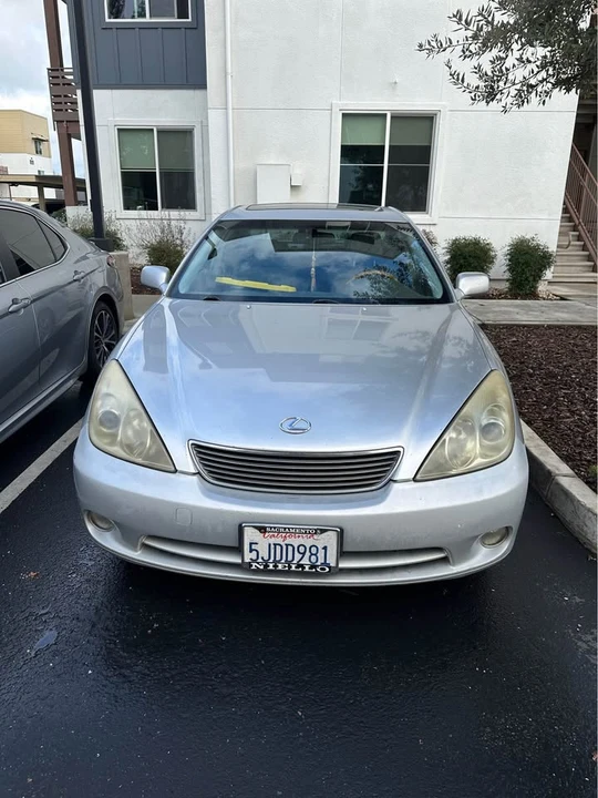 2005 Lexus ES 3rd Gen - Image 2 of 15