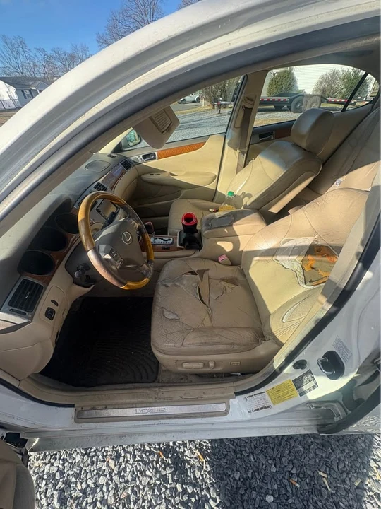 2005 Lexus ES 3rd Gen - Image 6 of 12