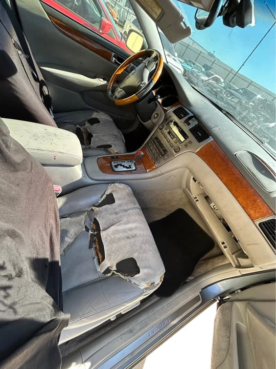 2005 Lexus ES 4th Gen - Image 8 of 10