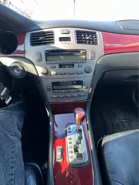 2005 Lexus ES 3rd Gen - Image 11 of 13