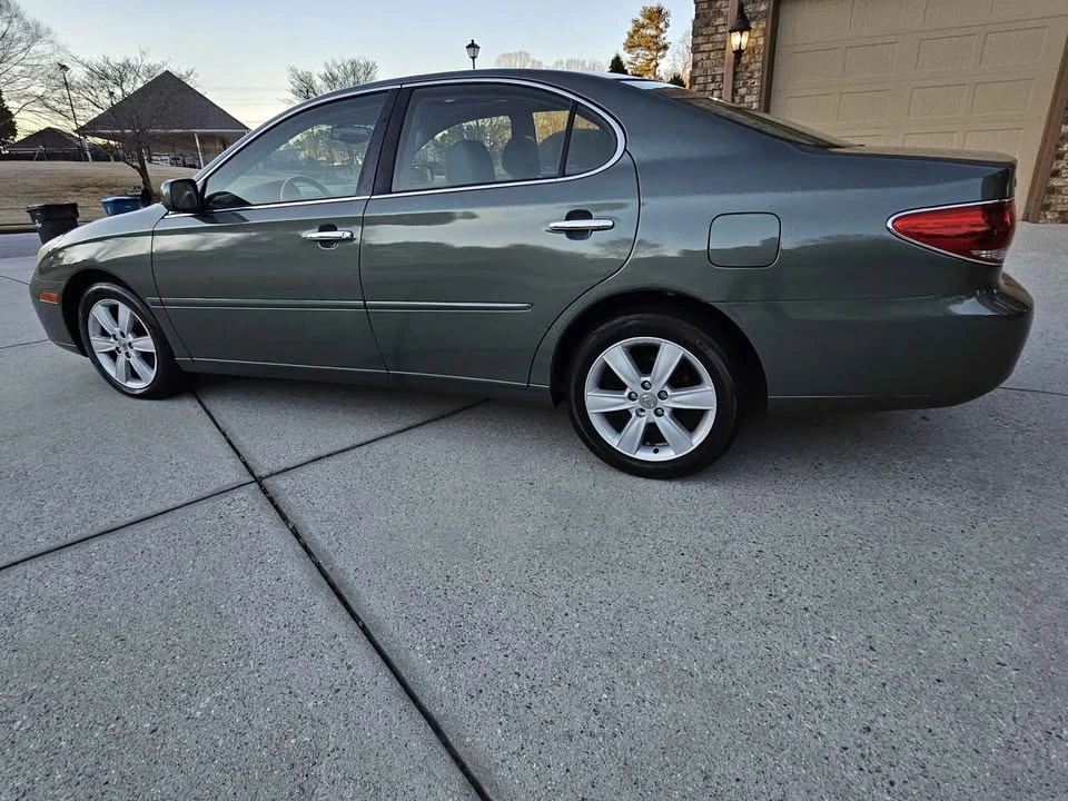 2005 Lexus ES 4th Gen - Image 4 of 11