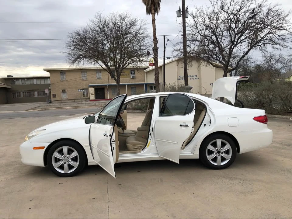 2005 Lexus ES 3rd Gen - Image 3 of 20