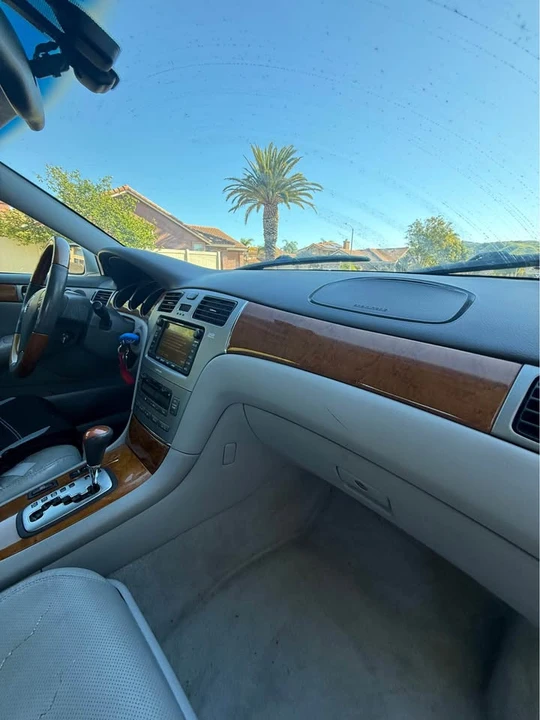 2005 Lexus ES 3rd Gen - Image 10 of 11