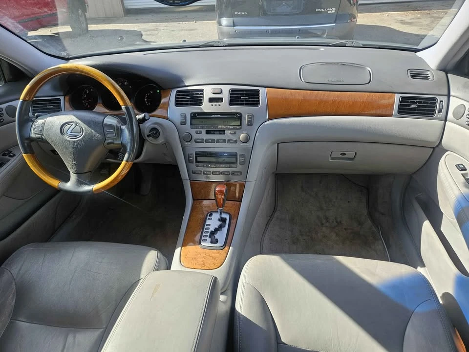 2005 Lexus ES 4th Gen - Image 7 of 11