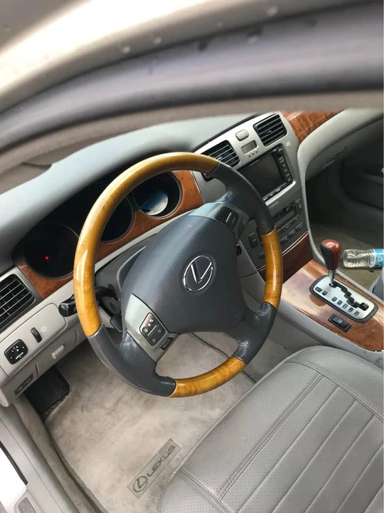 2005 Lexus ES 4th Gen - Image 11 of 15