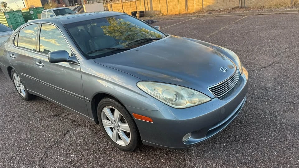 2005 Lexus ES 3rd Gen - Image 3 of 12