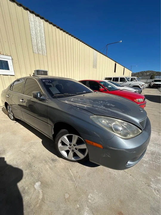 2005 Lexus ES 4th Gen - Image 2 of 10
