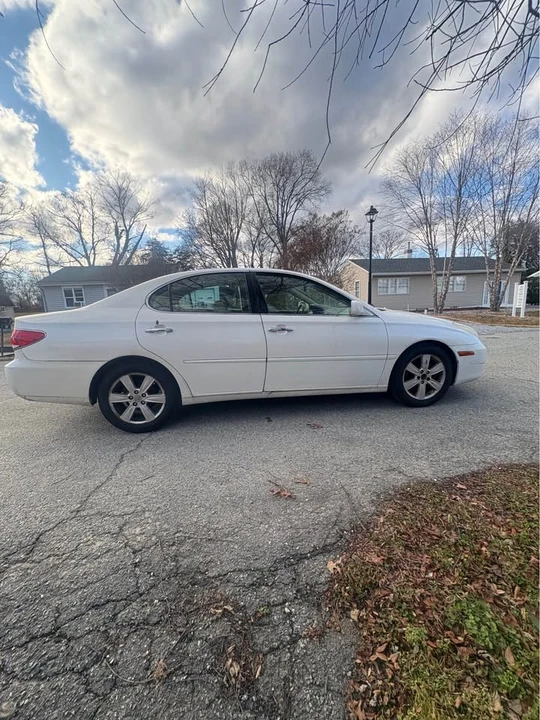 2005 Lexus ES 3rd Gen - Image 3 of 12