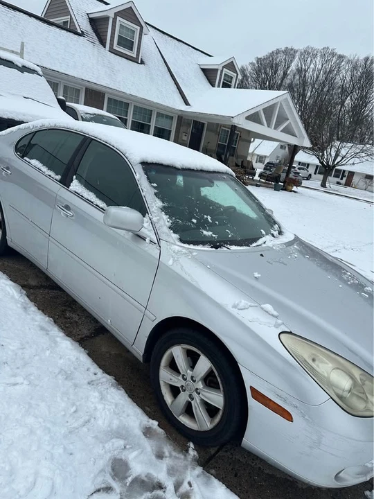 2005 Lexus ES 3rd Gen - Image 2 of 13