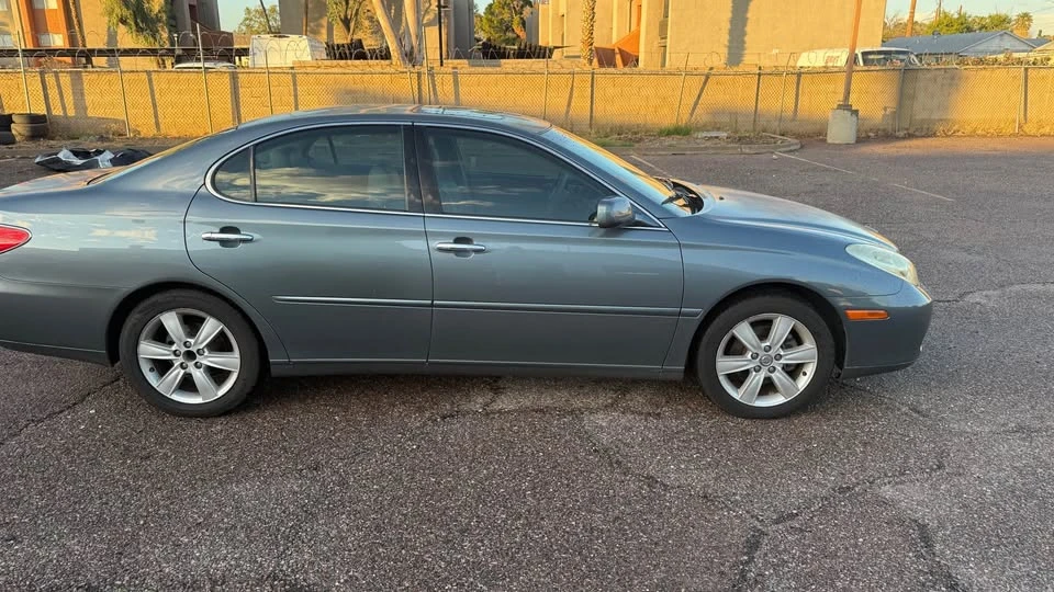 2005 Lexus ES 3rd Gen - Image 4 of 12