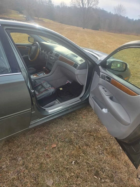 2005 Lexus ES 4th Gen - Image 9 of 14