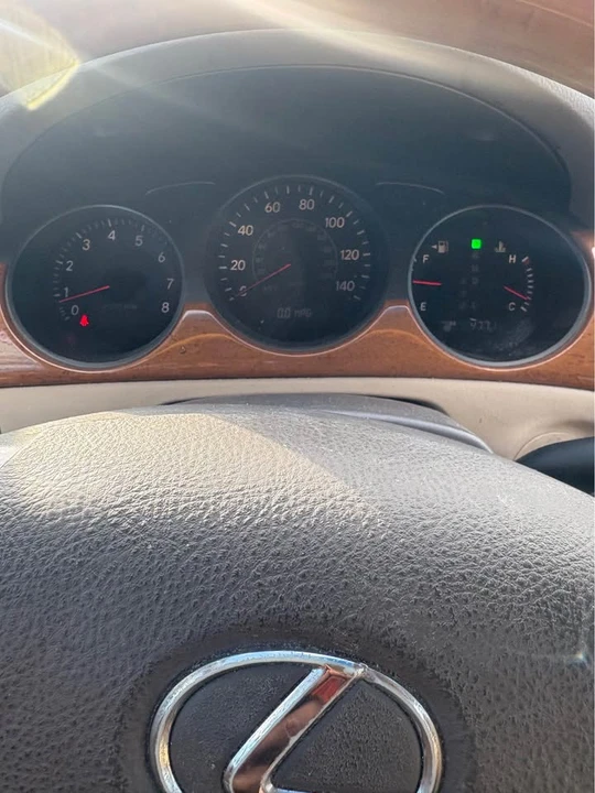 2005 Lexus ES 3rd Gen - Image 10 of 12