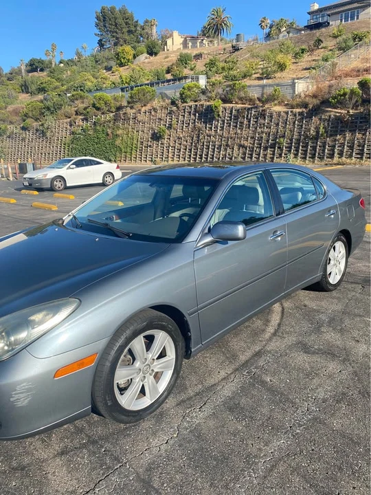 2005 Lexus ES 4th Gen - Image 2 of 11