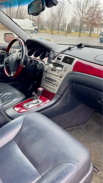 2005 Lexus ES 3rd Gen - Image 10 of 14