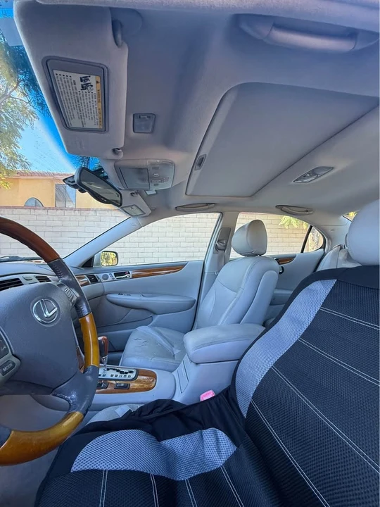 2005 Lexus ES 3rd Gen - Image 8 of 11