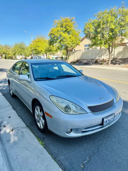 2005 Lexus ES 3rd Gen - Image 4 of 11