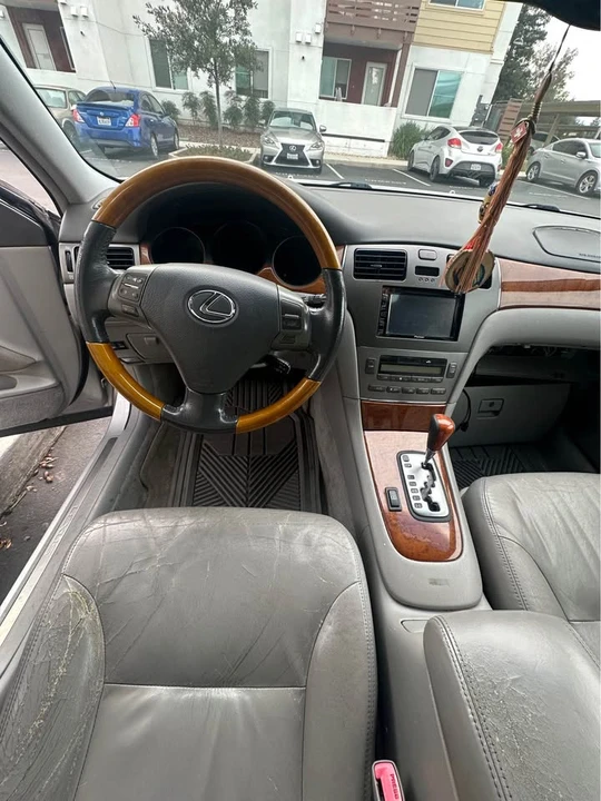 2005 Lexus ES 3rd Gen - Image 11 of 15