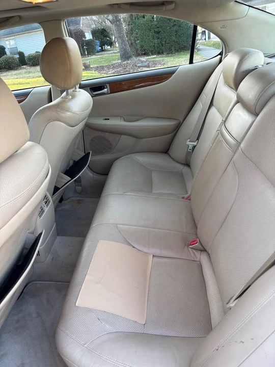 2005 Lexus ES 4th Gen - Image 13 of 16