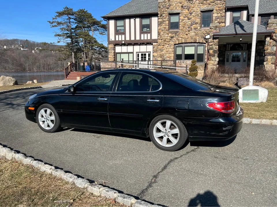 2005 Lexus ES 3rd Gen - Image 8 of 13
