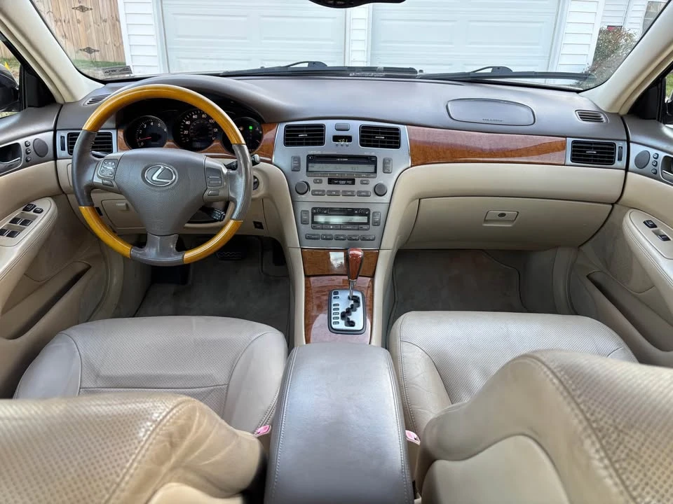 2005 Lexus ES 4th Gen - Image 8 of 16