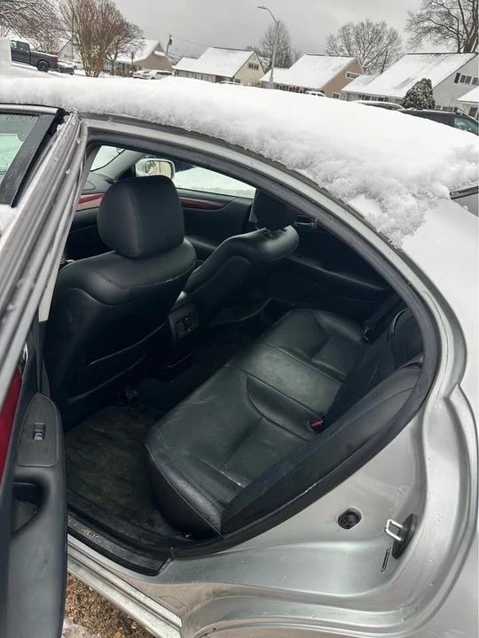 2005 Lexus ES 3rd Gen - Image 12 of 13