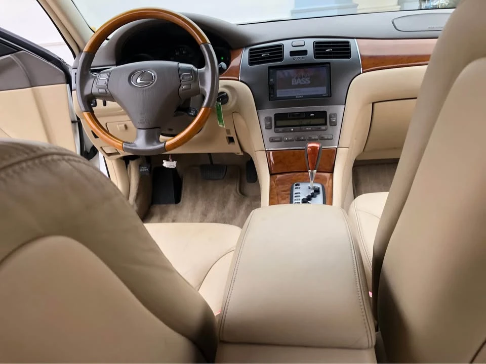 2005 Lexus ES 3rd Gen - Image 11 of 20