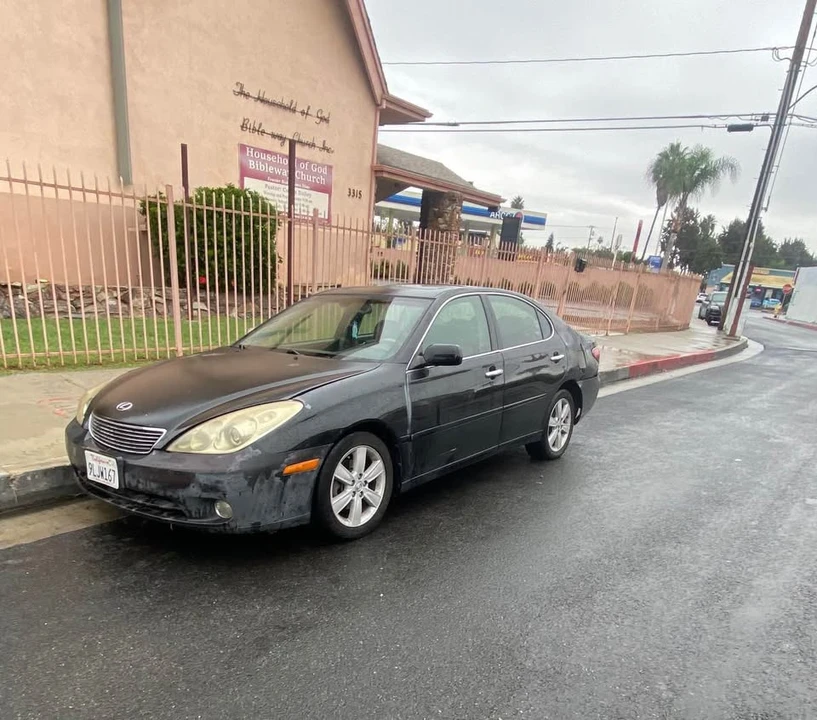 2005 Lexus ES 3rd Gen - Image 2 of 5