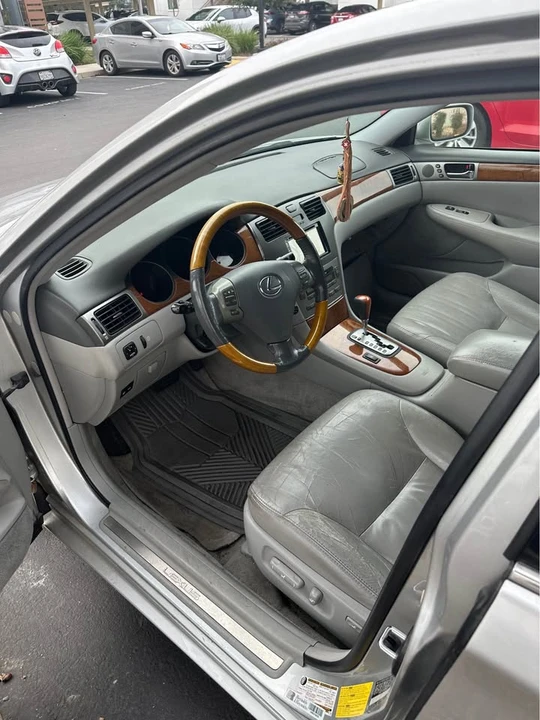 2005 Lexus ES 3rd Gen - Image 10 of 15